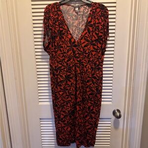 Ava & Viv Black and Red Leaf Print Midi Dress